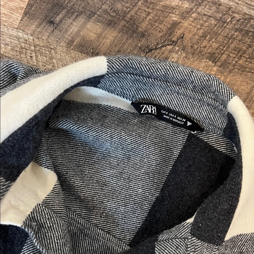 Zara Black and White Checkered Button Down Shirt - Picture 2 of 6